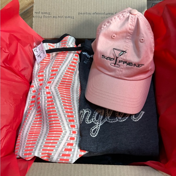 MYSTERY BOX WOMENS MIXED SIZE CLOTHING BUNDLE FOR RESALE Or SELF MB20 5 Lb Box - Picture 2 of 2